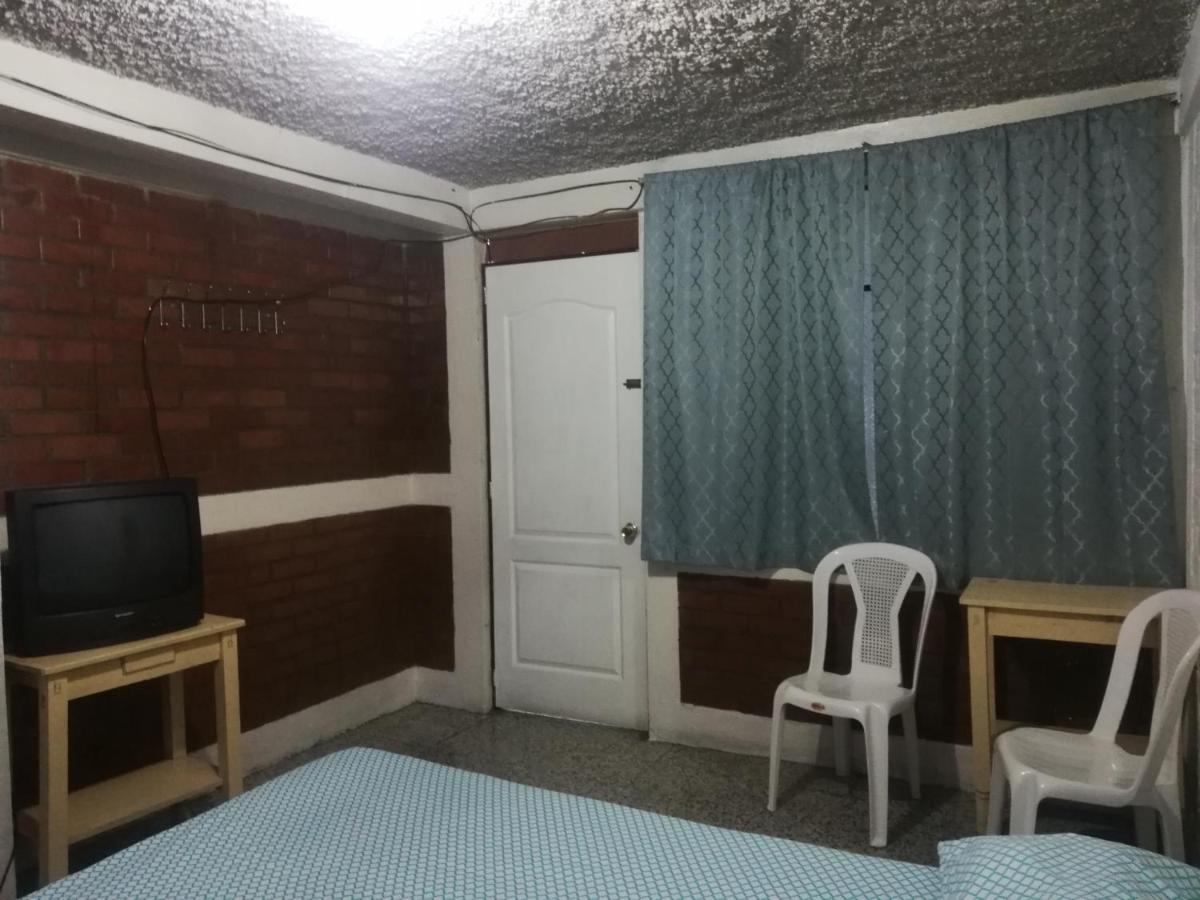 Hotel El Meson Guatemala Экстерьер фото