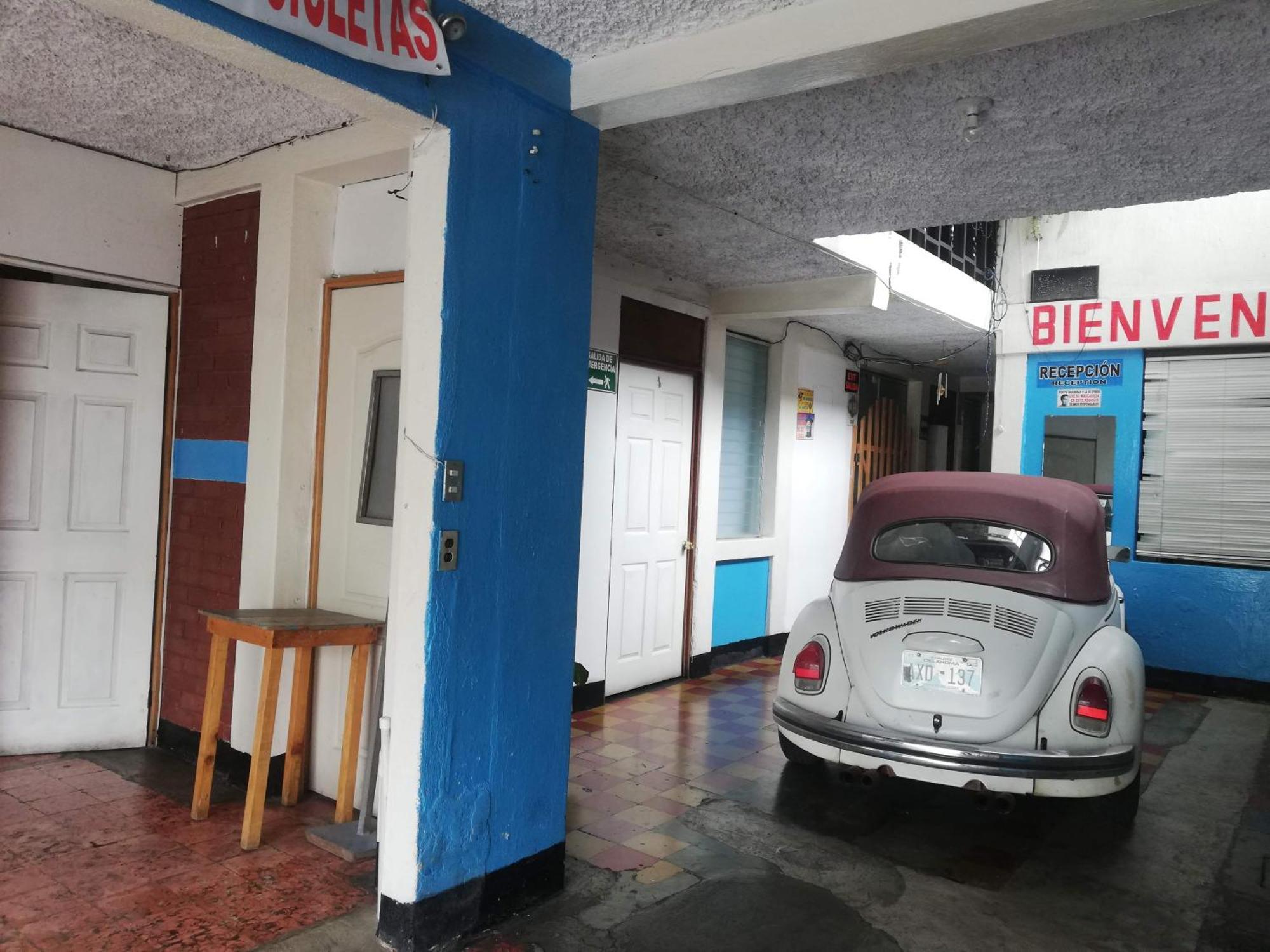 Hotel El Meson Guatemala Экстерьер фото