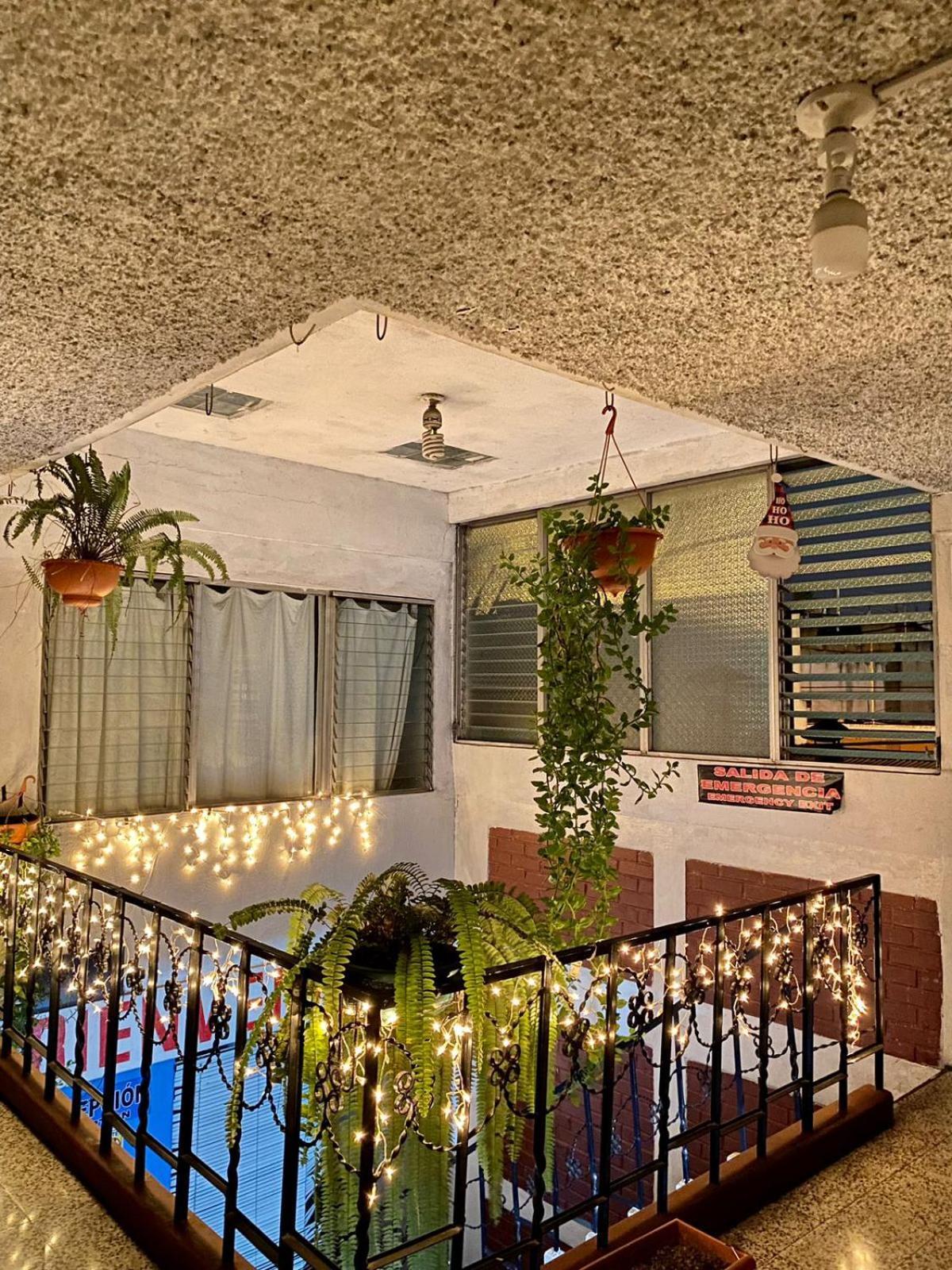 Hotel El Meson Guatemala Экстерьер фото